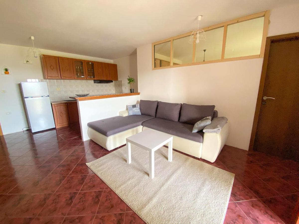 Apartment Moon Pobegi Exterior foto